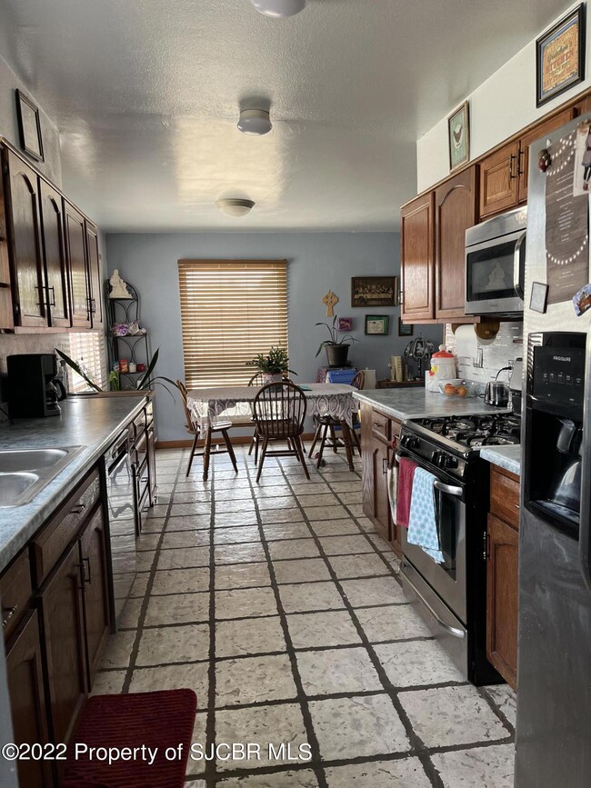 202 La Grange Ave, Farmington, NM 87401 - photo 6