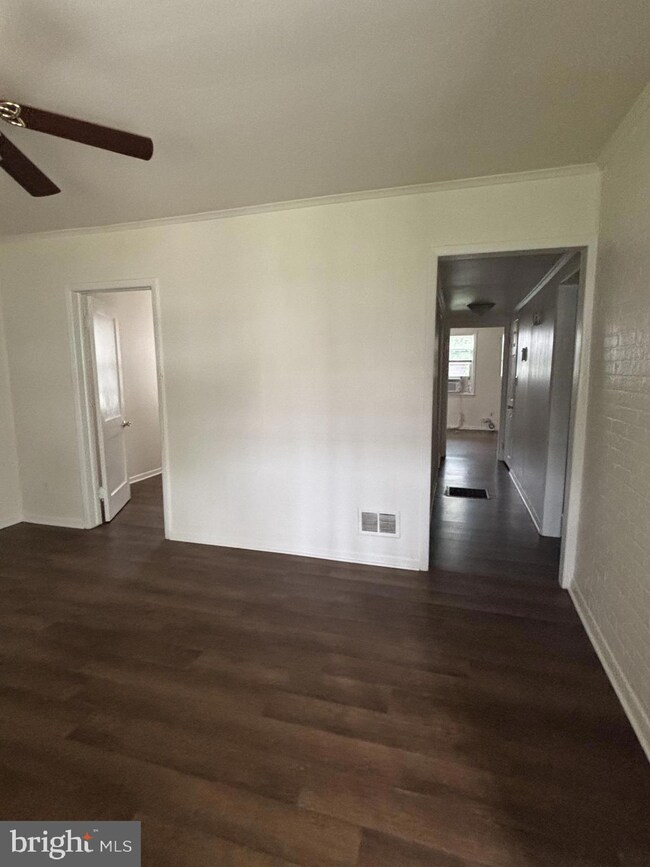 611 Maude Ave, Brooklyn, MD 21225 - photo 2