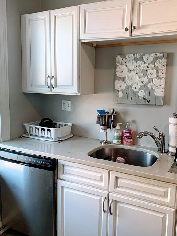 682 Columbia Rd unit 3, Dorchester, MA 02125 - photo 4