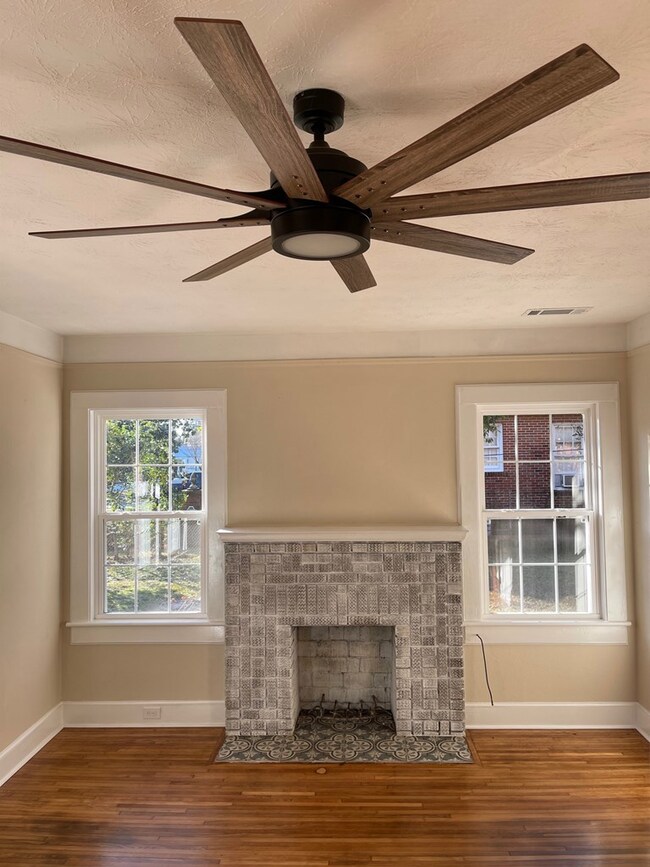 Livingroom pic 2