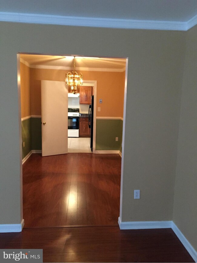 14814 Belle Ami Dr, Laurel, MD 20707 - photo 3