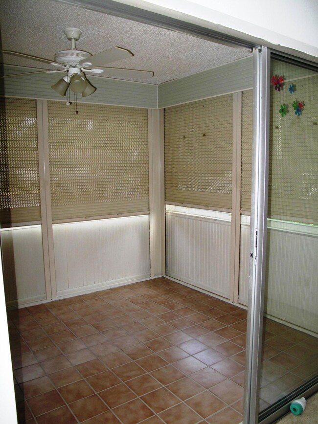 Enclosed Florida room (2)