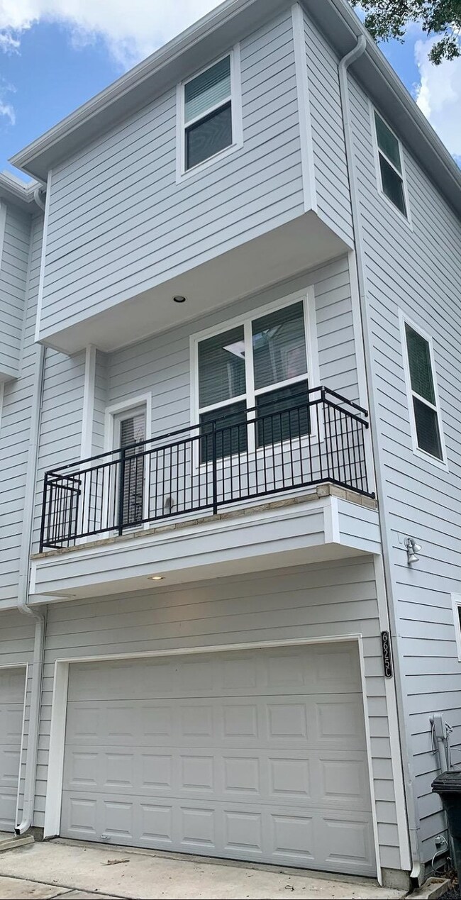 6625 N Main St unit C, Houston, TX 77009 - photo 5