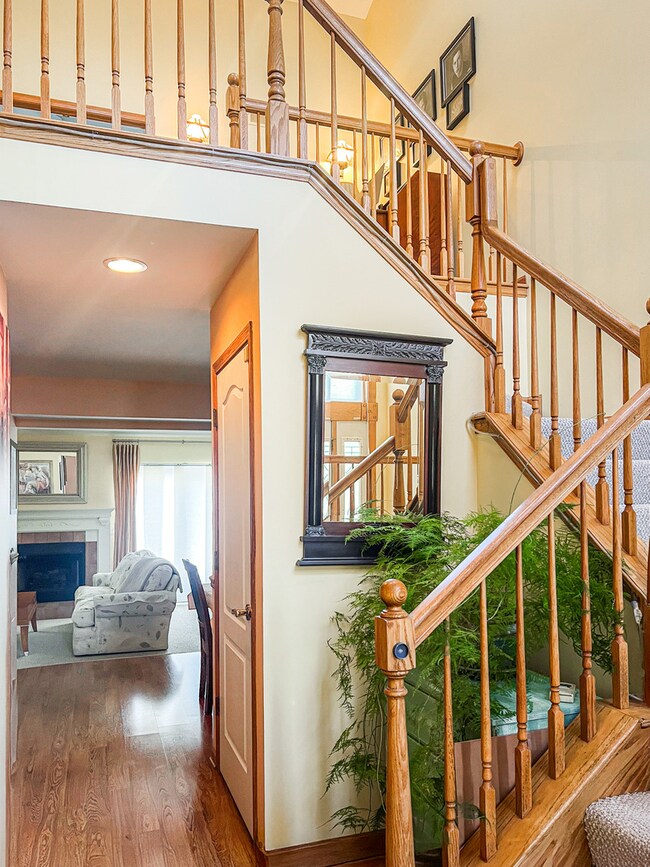 337 Kresswood Dr unit 7B, West Chicago, IL 60185 - photo 5