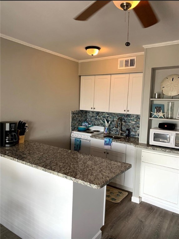 Kitchen and island
