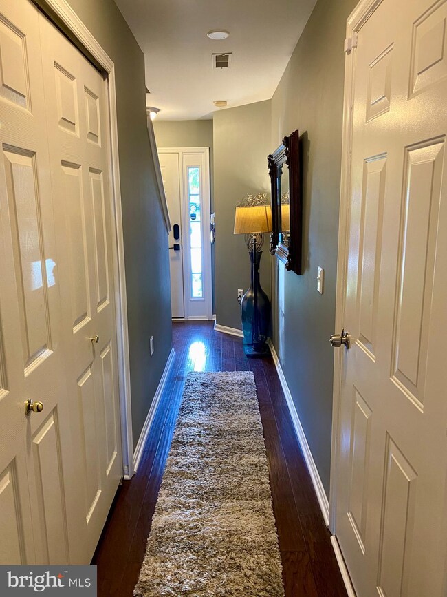 22996 Fontwell Square, Sterling, VA 20166 - photo 3