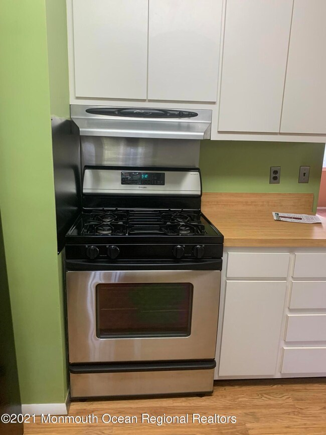 13 Disney Dr, Toms River, NJ 08755 - photo 3