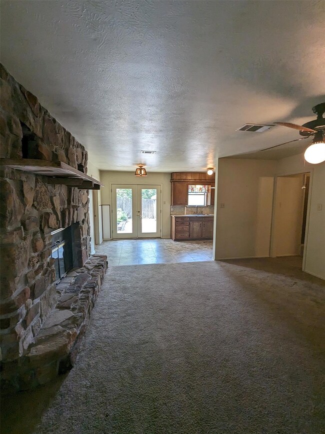 903 N Washburn St, Decatur, TX 76234 - photo 5