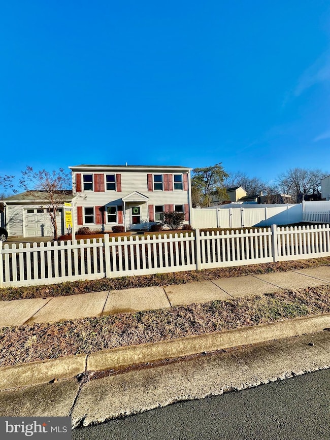 5611 Roundtree Dr, Woodbridge, VA 22193 - photo 3