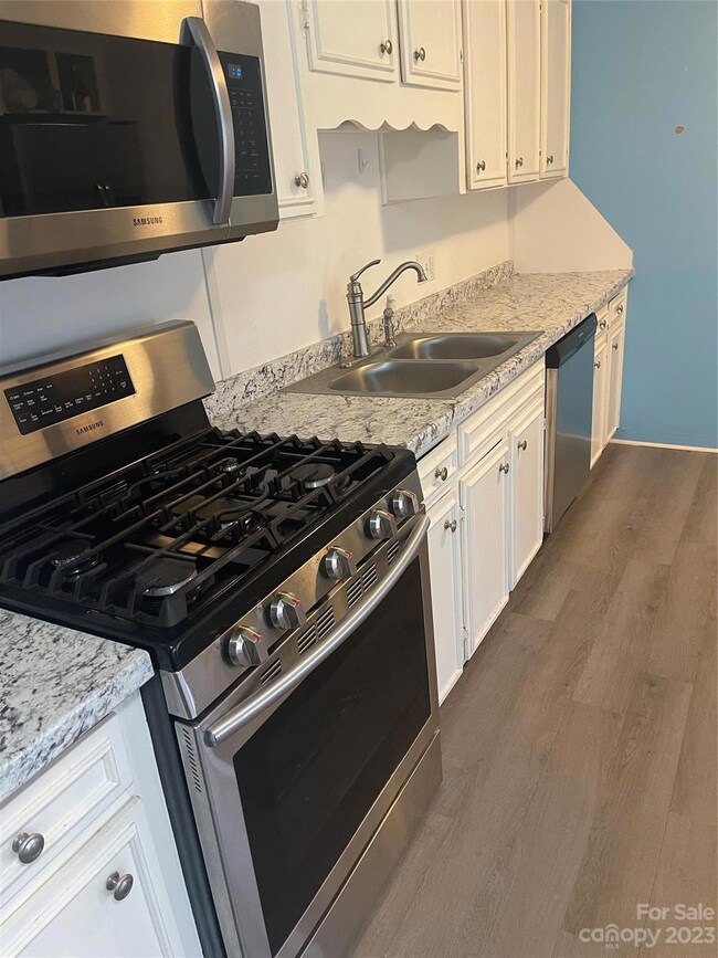 714 Springdale Rd, Statesville, NC 28677 - photo 4