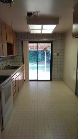 1004 3rd St, Redding, CA 96002 - photo 2