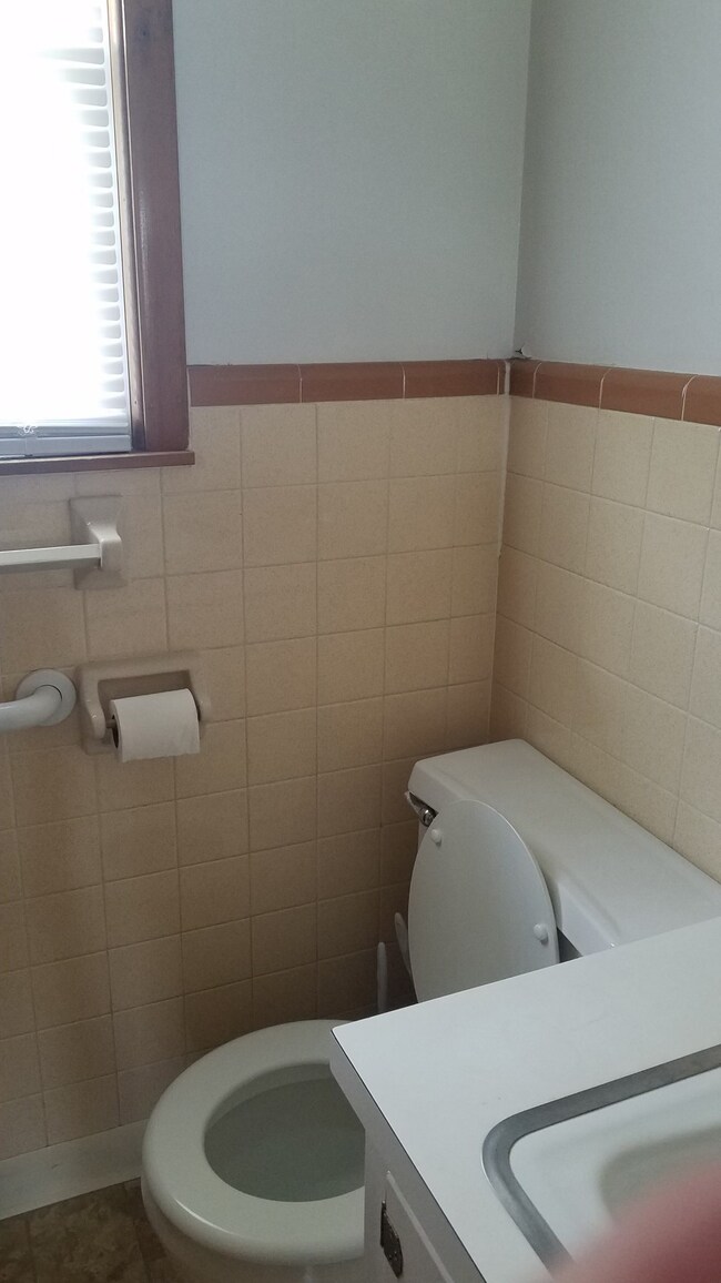 704 Neely Ave, Shelbyville, TN 37160 - photo 7