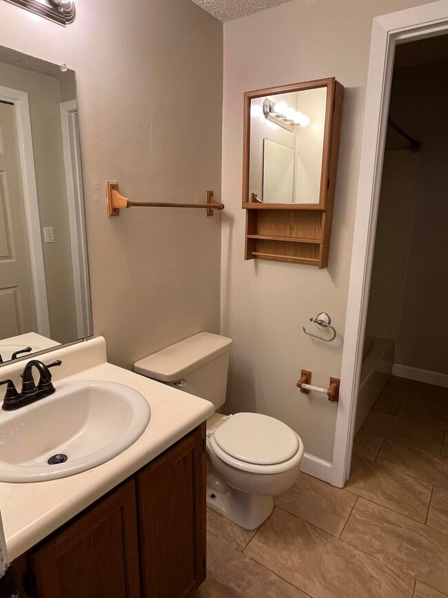 40CC6A65-F8C6-4222-8C35-FC1923981132