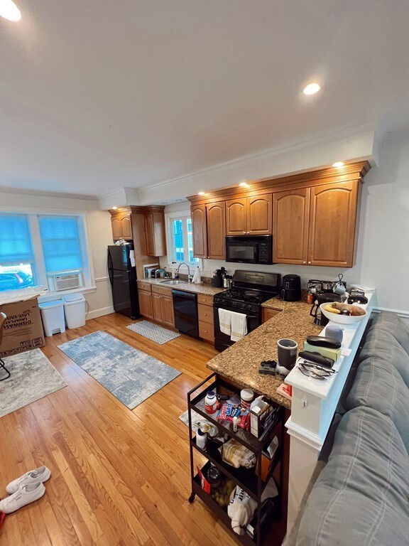 160 1/2 H St unit 1, Boston, MA 02127 - photo 4