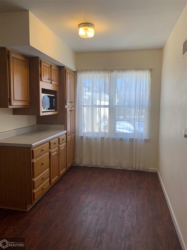 207 Pine St, Shenandoah, IA 51601 - photo 7