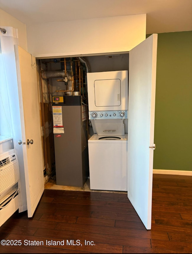 (6) LAUNDRY ROOM