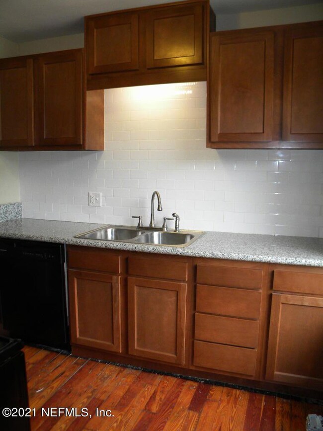 2955 Park St unit 2, Jacksonville, FL 32205 - photo 2