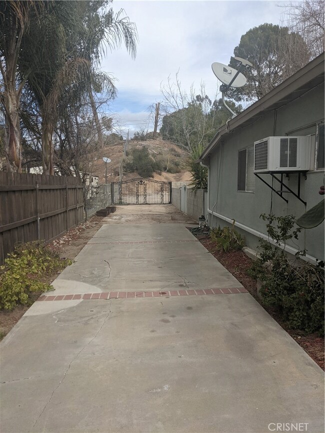 Long side driveway