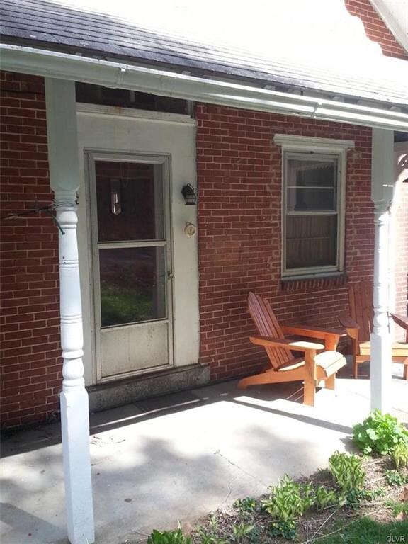 33 Mountain Rd, Lenhartsville, PA 19534 - photo 2