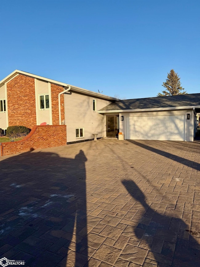 1513 2nd St SW, Clarion, IA 50525 - photo 3