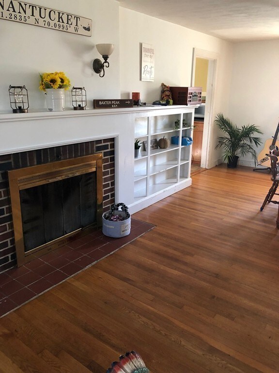 527 Burncoat St, Worcester, MA 01606 - photo 6