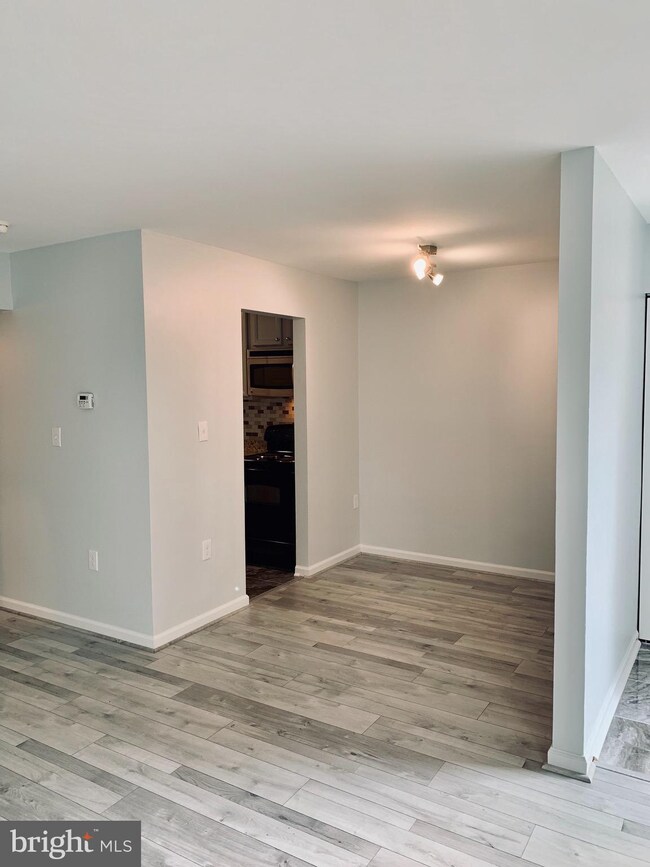 8622 Village Square Dr unit 15, Alexandria, VA 22309 - photo 7