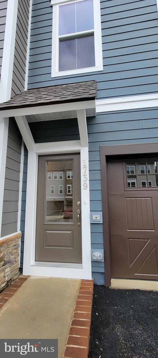 1739 Blue Spruce St, Dumfries, VA 22026 - photo 2