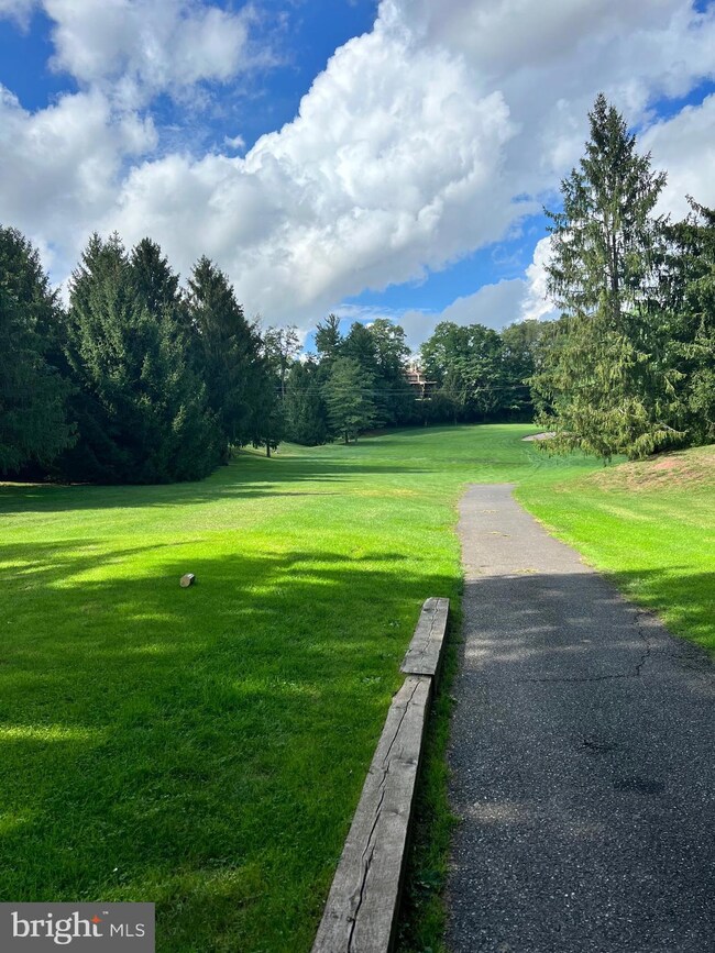 3F Olympic Dr, Reading, PA 19607 - photo 4