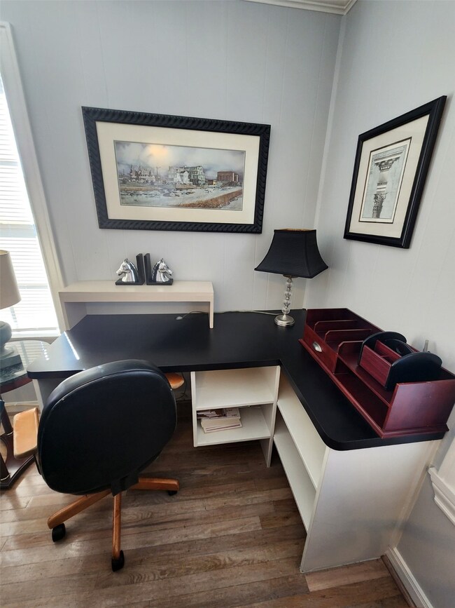 1312 Reid St, Houston, TX 77022 - photo 4