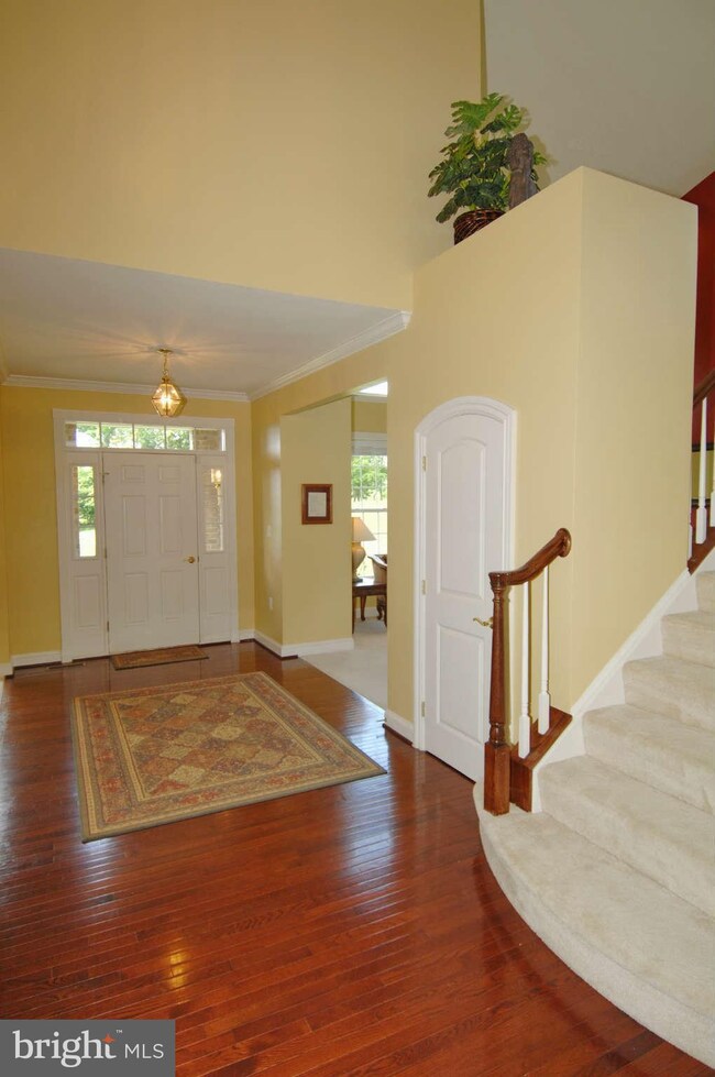 35484 Autumn Ridge Ct, Round Hill, VA 20141 - photo 2