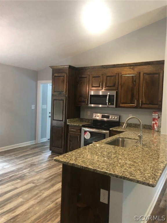 354 Shady Ln, Dunnsville, VA 22454 - photo 6