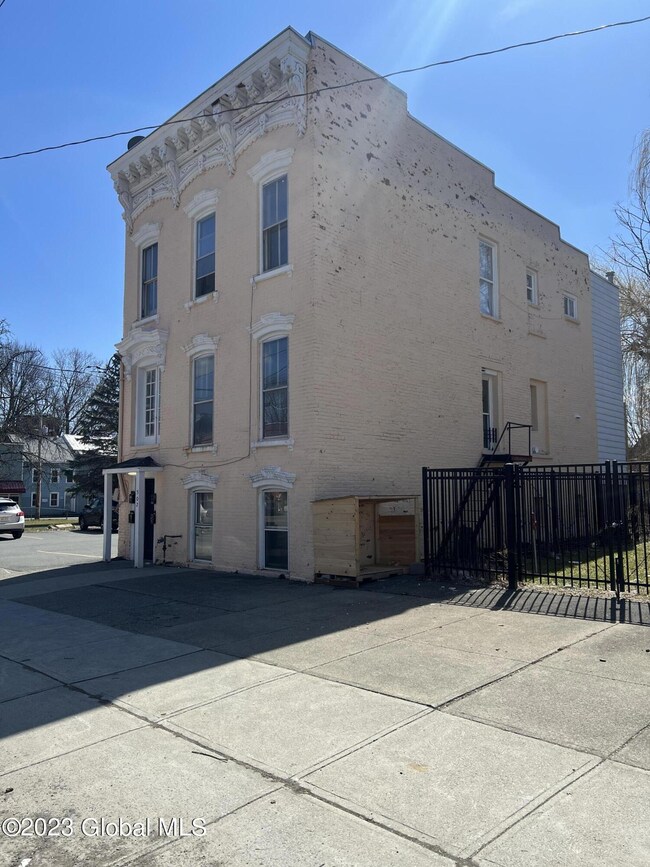 502 Clinton Ave, Albany, NY 12206 - photo 2