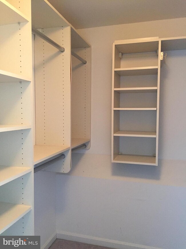 42694 Rolling Rock Square, Chantilly, VA 20152 - photo 4