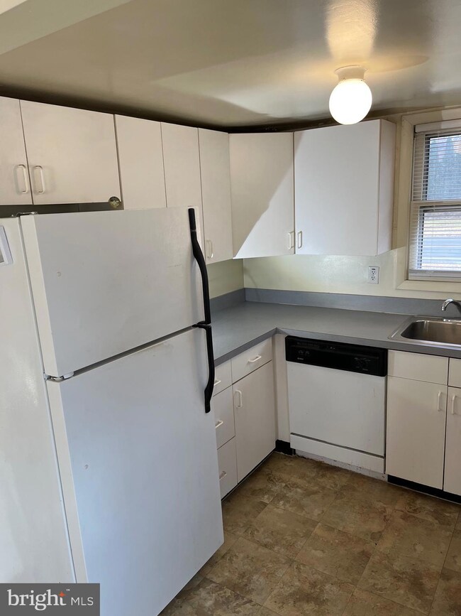 1051 N Main St, Glassboro, NJ 08028 - photo 4