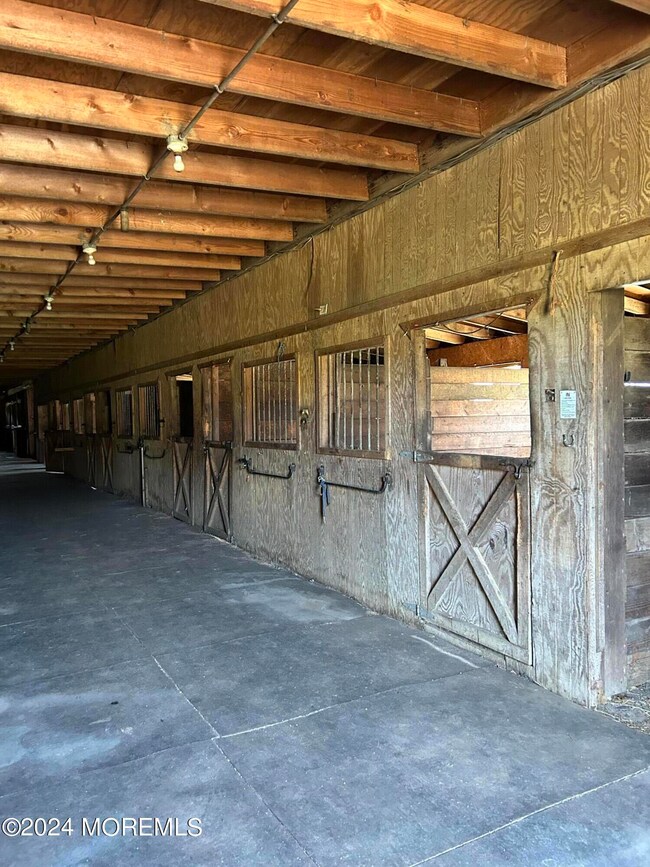 1064 Maxim Southard Rd unit Equestrian Facility, Howell, NJ 07731 - photo 4