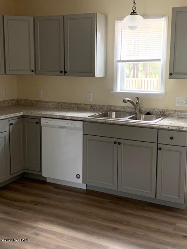 Cedar kitchen DW