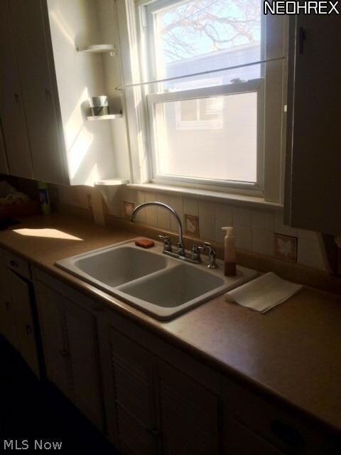 2327 E 29th St, Lorain, OH 44055 - photo 3