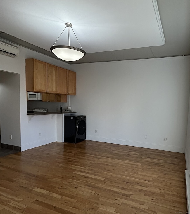 30 Crosby St unit 218, Danbury, CT 06810 - photo 3