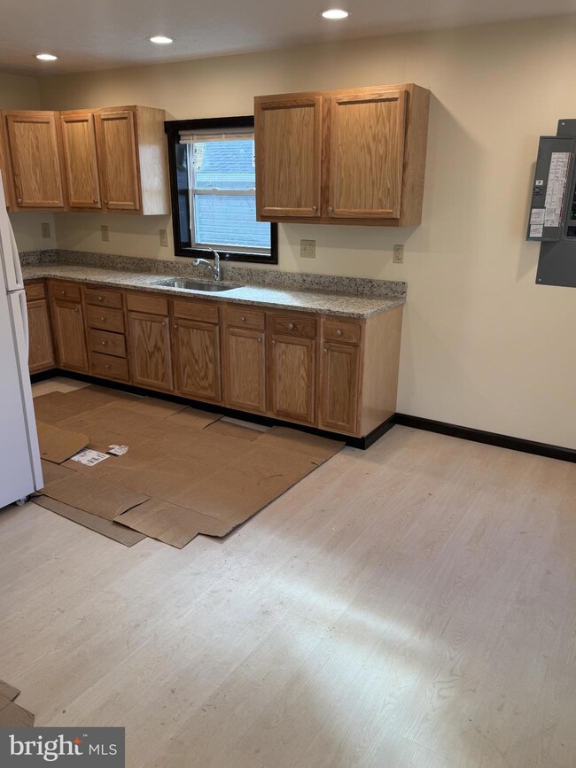 137 E Wall St, Charles Town, WV 25414 - photo 6