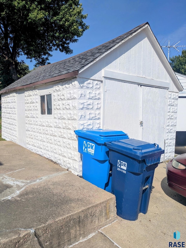 1426 E 17th St, Sioux Falls, SD 57104 - photo 3