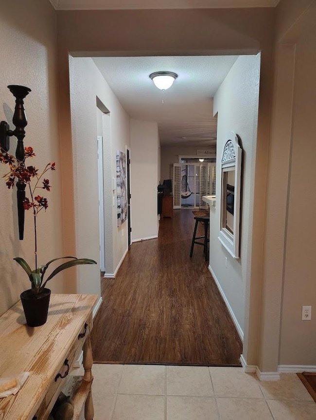 Entrance inside front door. 