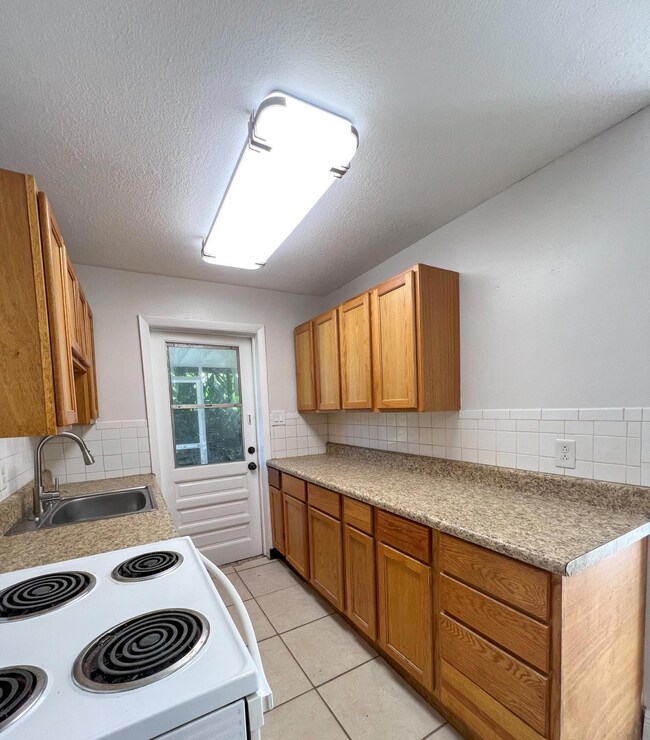2518 Palmetto Dr unit A, Cocoa, FL 32926 - photo 4