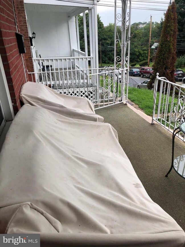 218 Hamilton Ave, Darby, PA 19023 - photo 3