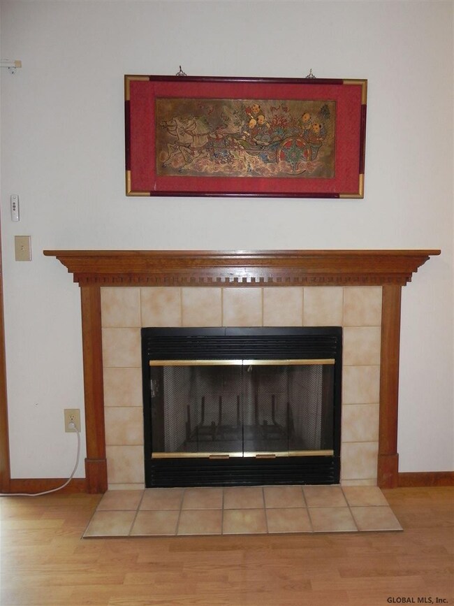 1406 Cambridge Manor Dr unit 6, Schenectady, NY 12302 - photo 6