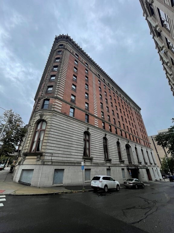 Kimball Towers unit 820, Springfield, MA 01103 - photo 3