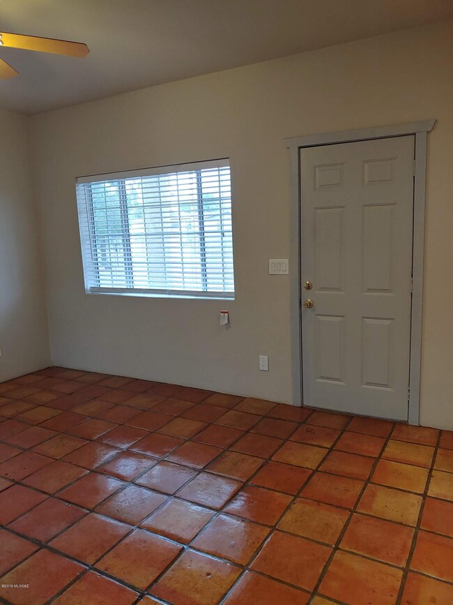913 E Graybill Dr, Tucson, AZ 85719 - photo 3