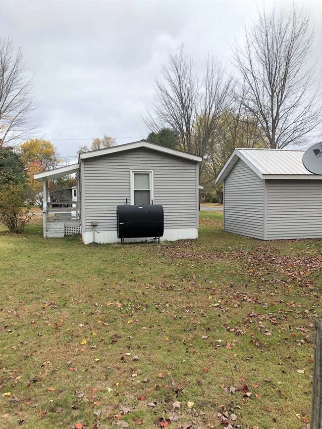 1020 Mountainview Ave unit 1020, Charlestown, NH 03603 - photo 2