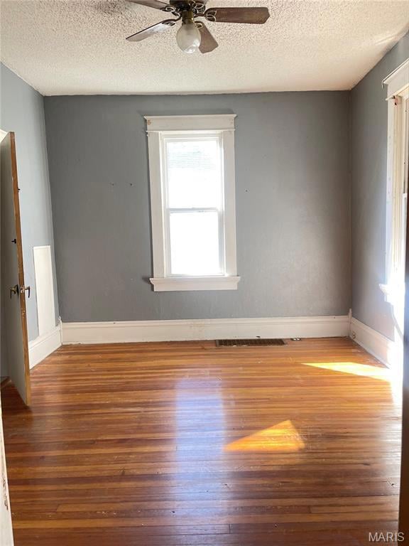 415 E Maple St, Scott City, MO 63780 - photo 3