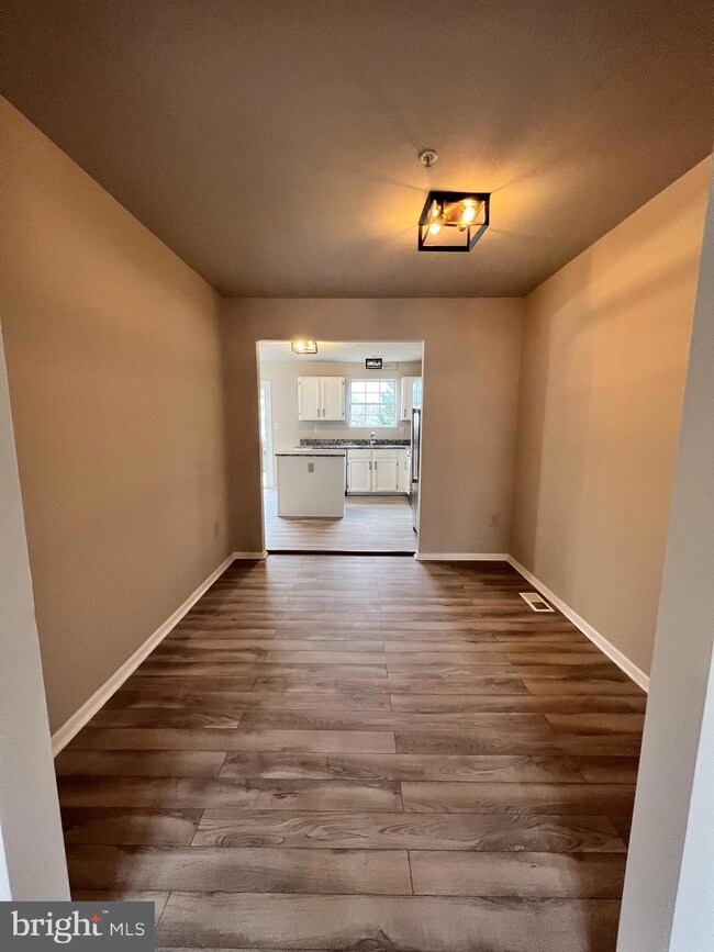 1237 Splashing Brook Dr, Abingdon, MD 21009 - photo 5