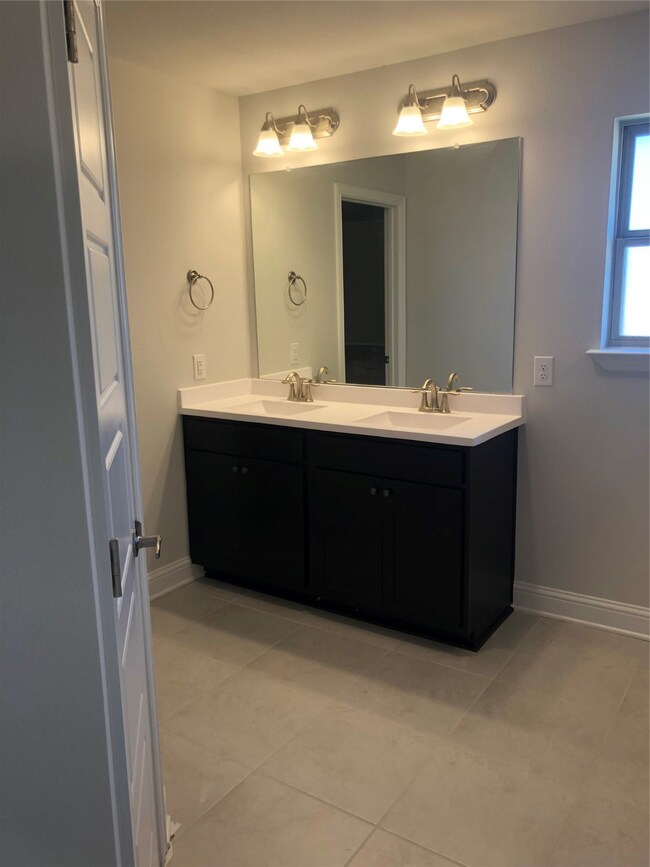 30041 Walton Heath Dr, Cleveland, TX 77327 - photo 5